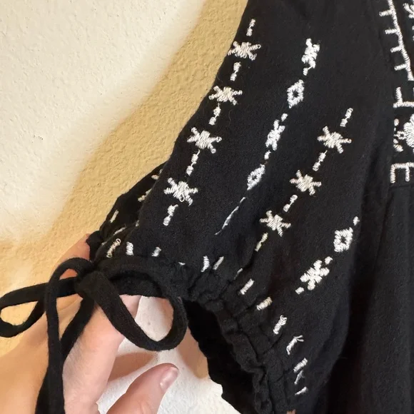 Westport Black Blouse with White Embroidery - Picture 4 of 6